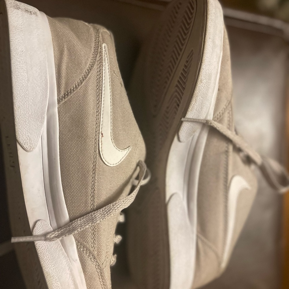 Nike Shoes - Picture 3 of 8